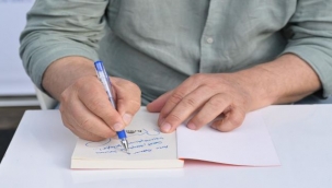 İzmir Kitap Fuarı'nda Ercan Kesal söyleşisi