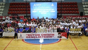 Celal Atik Spor Salonu'nda Gençlik Buluşması