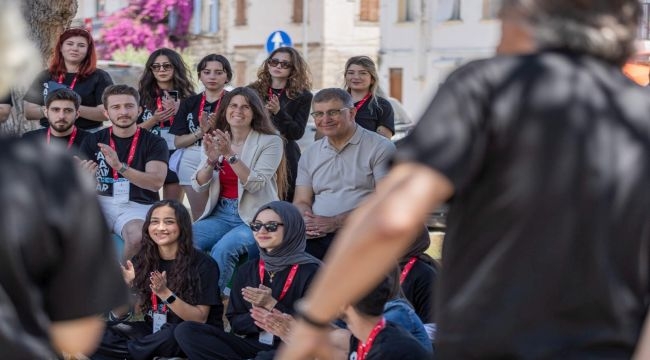 Çeşme'de Genç Tasarımcılarla Buluştu