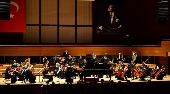 Devlet Senfoni Orkestrası gençler için sahneye çıktı