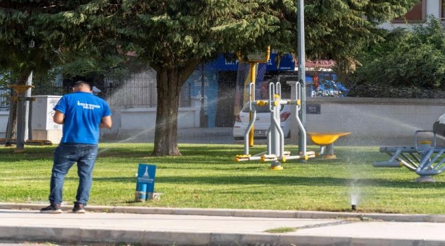 İzmir'in parklarında su kaybına geçit yok
