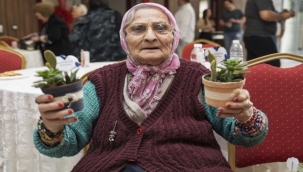  İzmirli annelere en özel kutlama