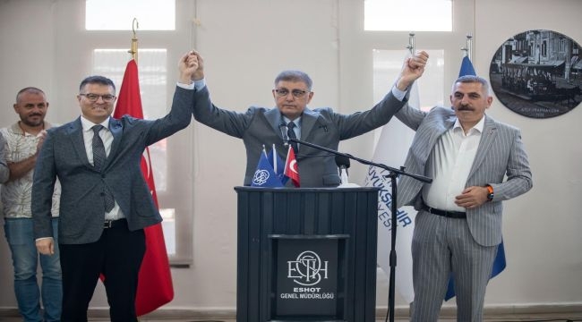 Başkan Tugay ESHOT personeliyle bayramlaştı