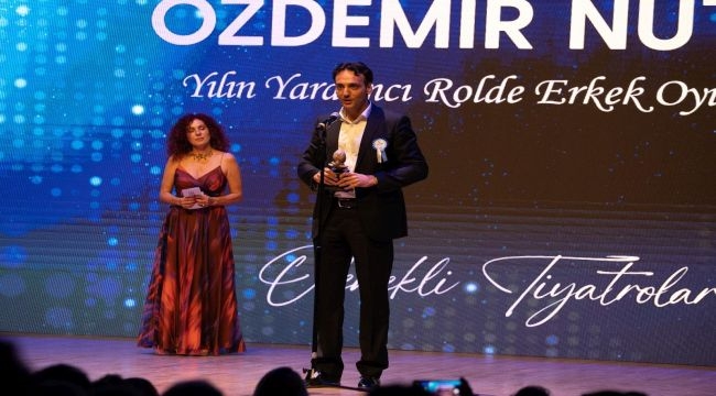 İzmir Şehir Tiyatroları'na anlamlı ödül