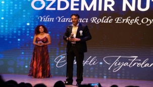İzmir Şehir Tiyatroları'na anlamlı ödül