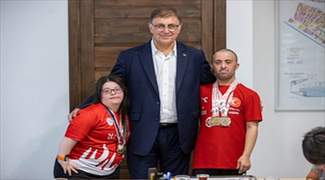 Sizlerin başarıları bizler için gurur