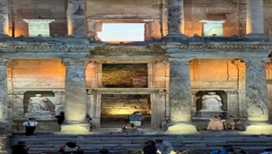 Gençler Efes'i keşfetti