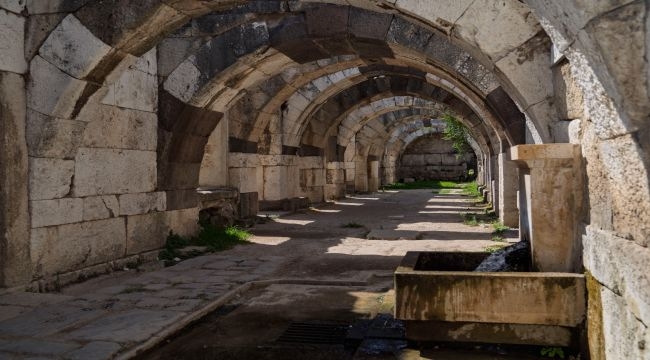 Büyükşehir'den Smyrna Antik Kenti'ne "tarihi destek"