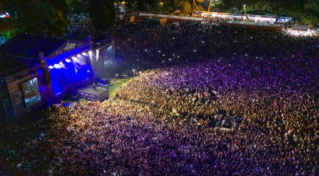 Çim Konserleri'nin ilk konuğu Candan Erçetin
