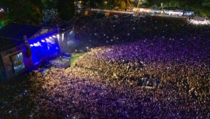 Çim Konserleri'nin ilk konuğu Candan Erçetin