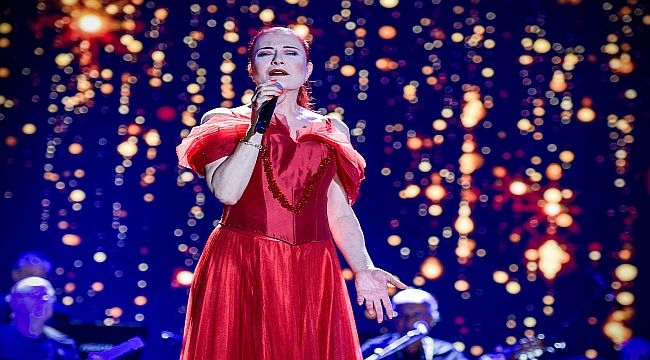 İEF'te Candan Erçetin rüzgârı