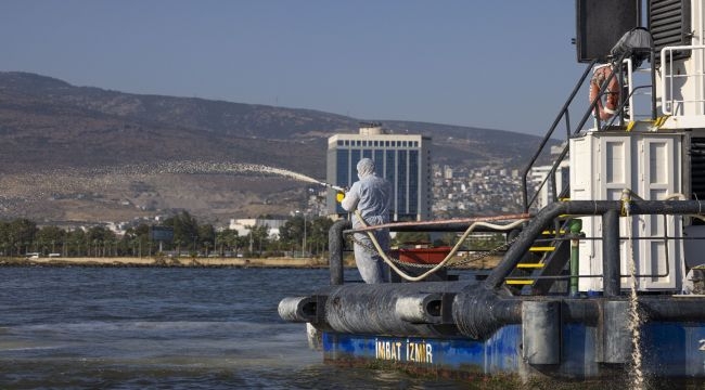 İzmir Körfezi için modifiye kil uygulaması devrede