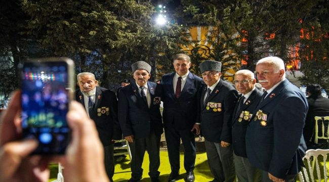 Başkan Tugay: Özgürlüğümüzü şehitlerimizin canına ve gazilerimizin cesaretine borçluyuz