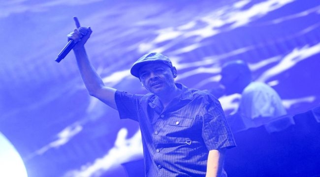 Ceza, İzmir'den barış mesajı verdi
