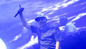 Ceza, İzmir'den barış mesajı verdi 