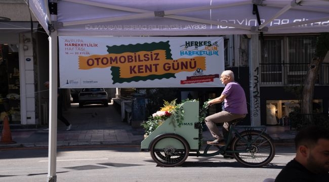 İzmir'de yayalar Otomobilsiz Kent Günü'nün keyfini sürdü