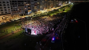 İzmir'in dev ekranlarında milli heyecan