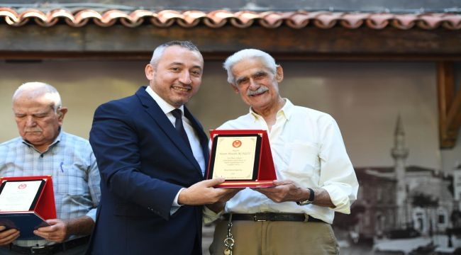 İzmir İtfaiyesi'nin çınarları genç meslektaşları ile buluştu