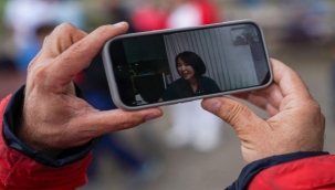 İzmirlilerden dünya rekoru için kıyı temizliği