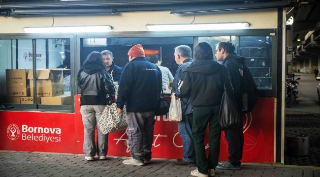 Bornova Belediyesi'nden vatandaşlara sıcak çorba ikramı başladı