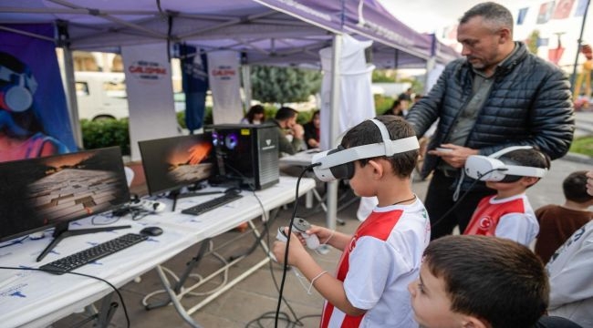 İzmir'de Cumhuriyet coşkusu başladı
