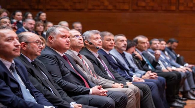 "İzmir'in 2074'e uzanan yolculuğu başladı"