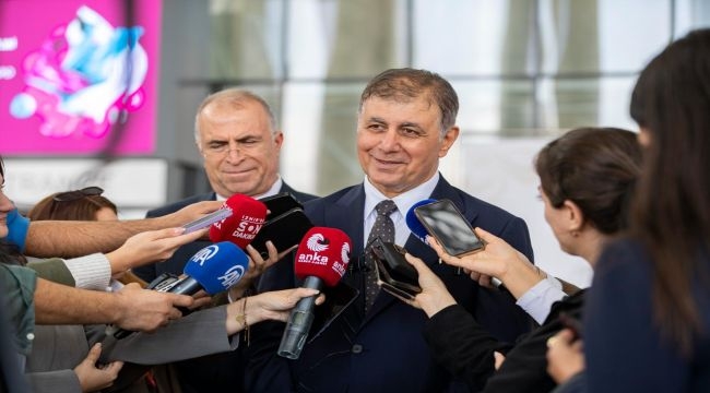 "İzmir'in sorunlarını çözen belediye başkanı olarak hatırlanmayı diliyorum"