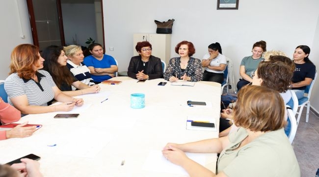 "NARLIDERE'DE KADINLAR HAKLARINI ÖĞRENİYOR"