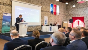 Başkan Tugay'dan sanayicilere yeşil dönüşüm çağrısı