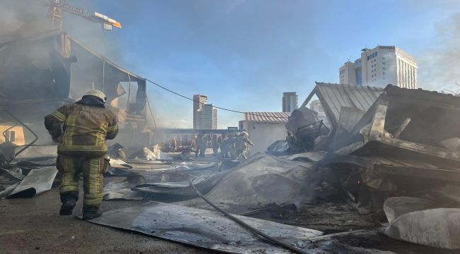 Bayraklı'daki Yangın Kontrol Altında