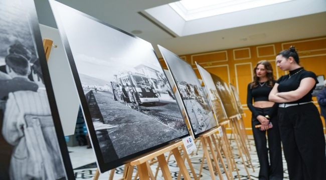 "İletişim Yüzyılında Kentlerin Hikâyesi" Sergisi İzmir'de Açıldı