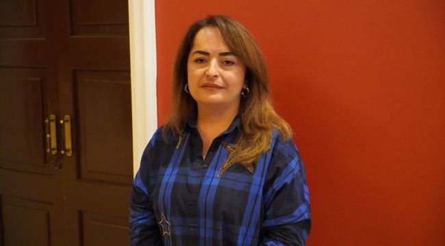 İş hayatına hazırlanan nöroçeşitli gençlerin mezuniyet sevinci