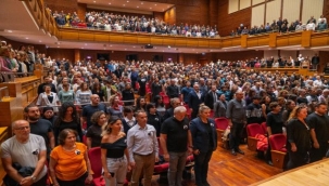 İzmir'de Ata'ya özlem notalarla yankılandı