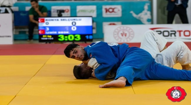 İzmir'in judocuları yenilgisiz şampiyon