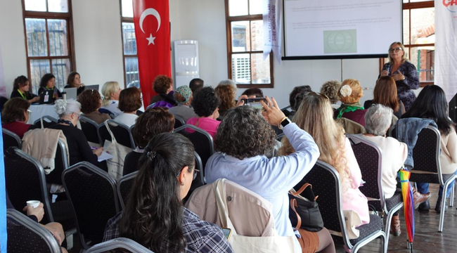 İzmir, kadınların katılımıyla güçleniyor 