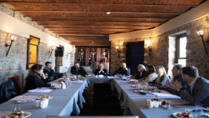 İzmir Şehir Tiyatroları Danışma Kurulu toplandı