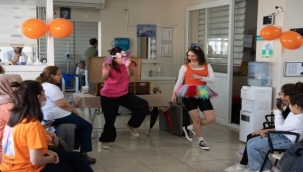 İzmir Şehir Tiyatroları'nın "Sanat İyileştirir" projesi sürüyor