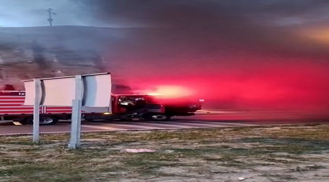 Konak Tünelleri'ndeki araç yangınına itfaiyeden hızlı müdahale