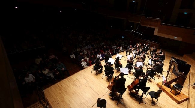 İzmir Oda Orkestrası dünyaca ünlü klarnetçi Barragán ile sahne aldı