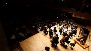 İzmir Oda Orkestrası dünyaca ünlü klarnetçi Barragán ile sahne aldı