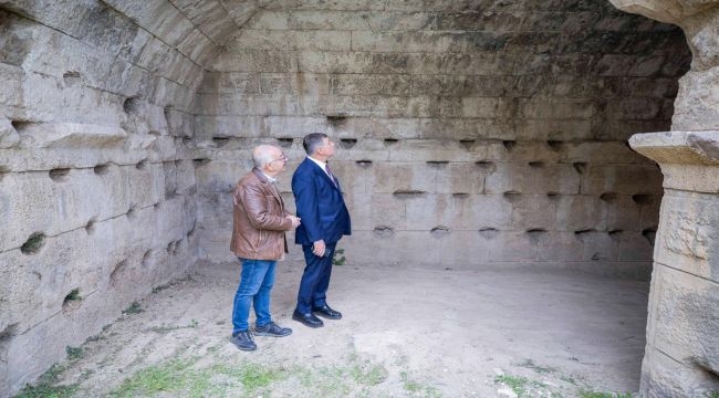 Smyrna Tiyatrosu Gün Yüzüne Çıkıyor