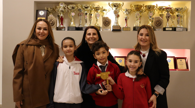 TAKEV Okulları'nın Genç Sinemacılarından Büyük Başarı: "Sapan" Filmi Ödülle Döndü!