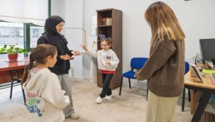 Çocuklar Renkli Harfler ile öğreniyor