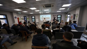 Efes Selçuk'ta zeytin budama eğitimi düzenlendi
