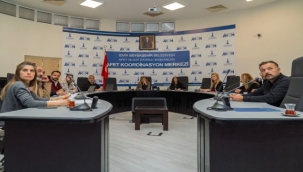 İzmir'de yağış sonrası hasar tespit ve müdahale çalışmaları devam ediyor