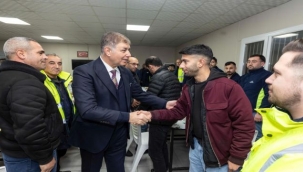 Başkan Tugay, mesaiye emekçi ile başladı