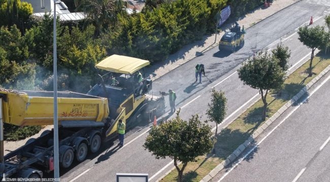 Çeşme'nin yolları yaza hazırlanıyor
