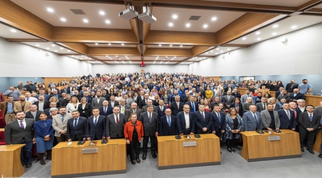 "İzmir'i birlikte büyüten büyük bir aileyiz"