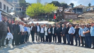 Bornova Muhtarlar Akademisi'nden anlamlı final