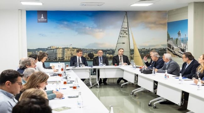 İzmir'in 8 Bin 500 yıllık hazinesi masaya yatırıldı